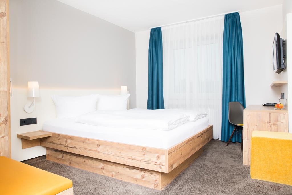 Hotel Rad Тетнанг Экстерьер фото