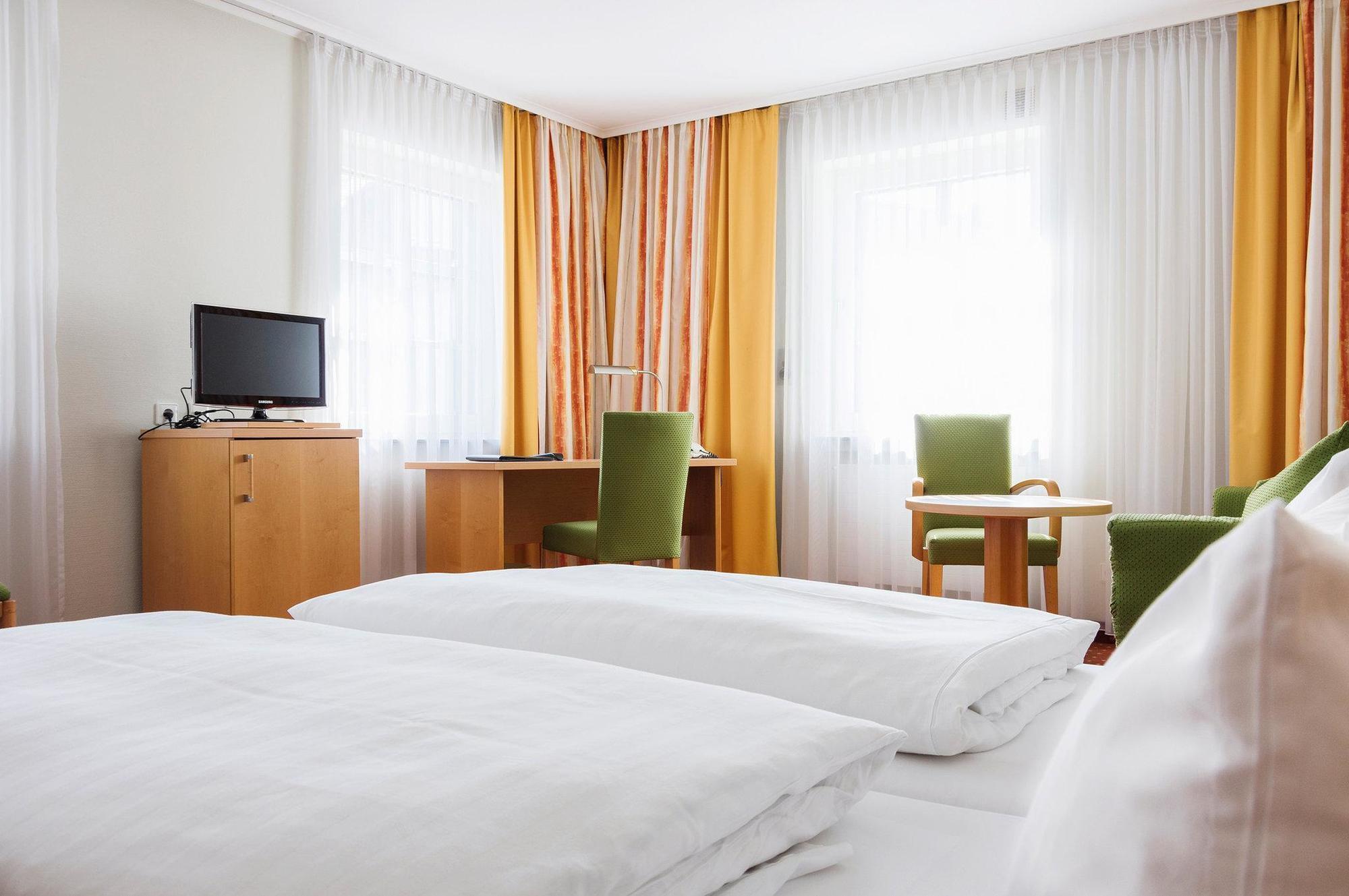 Hotel Rad Тетнанг Экстерьер фото